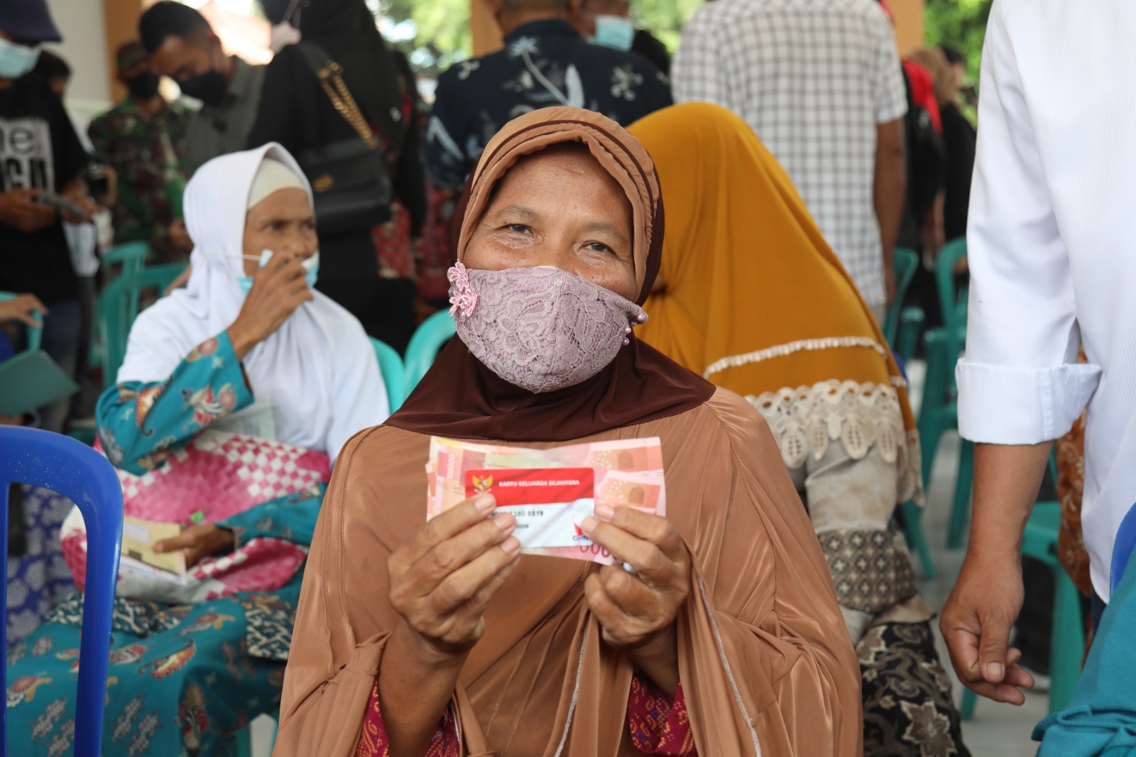 8 Jenis Bansos 2025, Syarat, & Cara Mendaftar Jadi Penerima