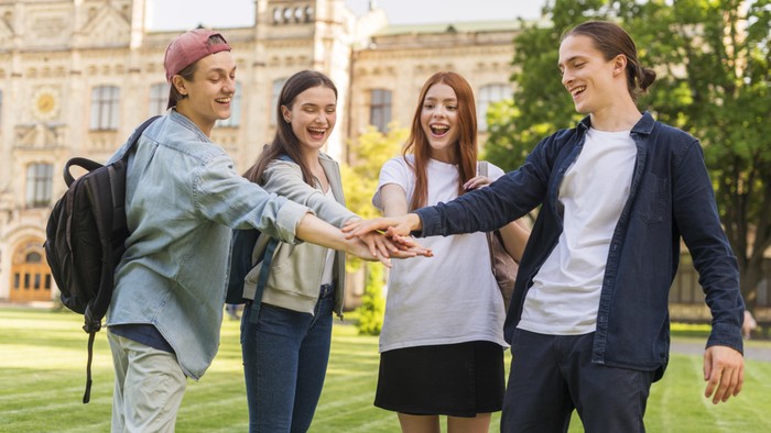 Ingin Kuliah ke Luar Negeri? 10 Daftar Negara Ini Tawarkan Persyaratan Beasiswa yang Mudah Diikuti