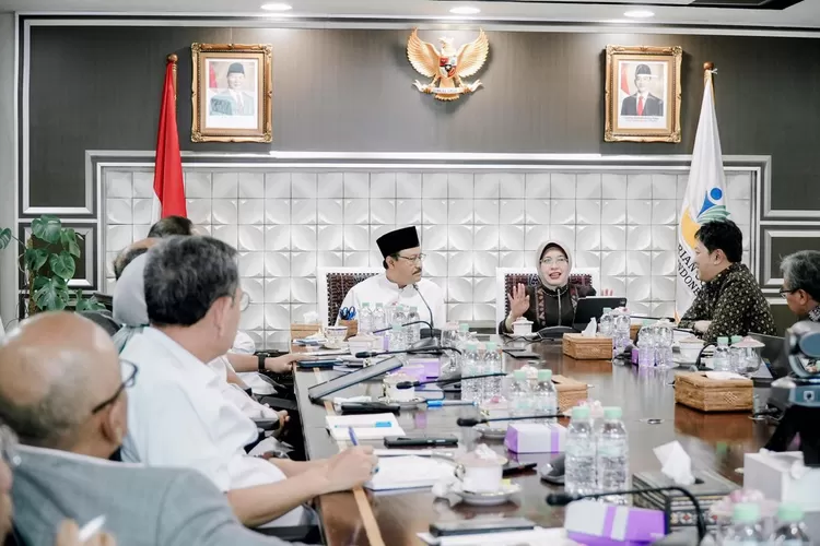 Guru Non-ASN dan Non-Sertifikasi Akan Terima Bantuan Sosial dari Pemerintah