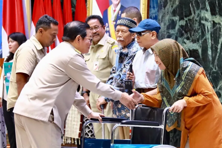 Cair Rp900 Ribu! Begini Cara Cek Nama Penerima dan Jumlah Uang Bansos PKD 2025