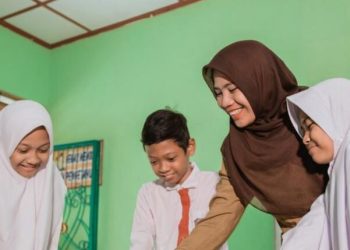 BLT untuk Guru Honorer Diluncurkan 2 Mei 2025: Syarat, Jumlah Bantuan, dan Cara Mendapatkannya