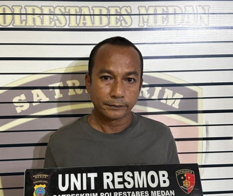 Preman Rantai Mobil Warga karena Tak Diberi Uang Parkir, Padahal Parkir di Rumah Sendiri