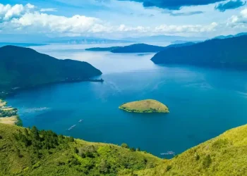 Menjelajah Keindahan Danau Toba dari Kota Medan: Destinasi Wisata Alam Paling Ikonik di Sumatera Utara