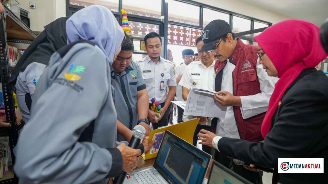 Gus Ipul Tinjau Puskesos Sungai Jawi Luar, Puji Peran Strategis dalam Pelayanan Sosial