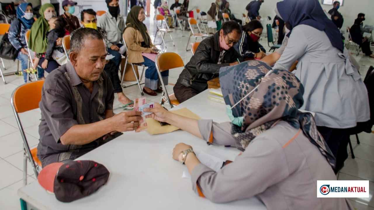 Ramai Penerima Bansos Mundur Gegara Stiker, Mensos Alihkan Kepada yang Memenuhi Kriteria