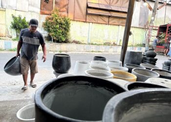 Penjual Pot Madirsan
